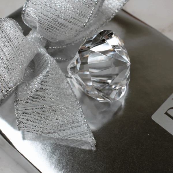 Ornate Diamond Bow Box - Image 2